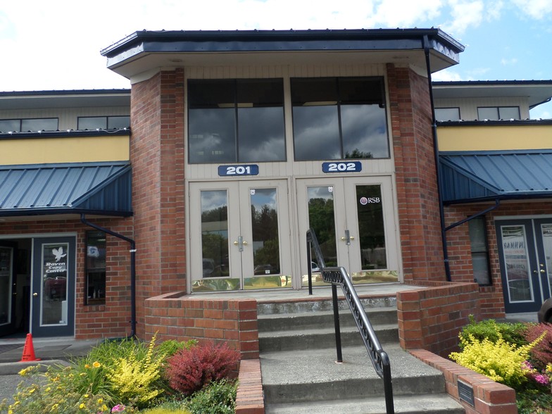Primary Photo Of 1303 Central Ave S, Kent Showroom For Lease