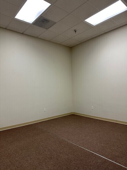 More Photos Of 1939 Monterey Rd, San Jose Showroom For Sale