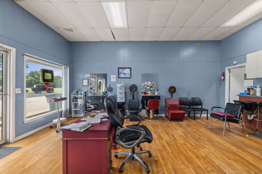 More Photos Of 11070 Highway 20, Florence General Retail For Sale