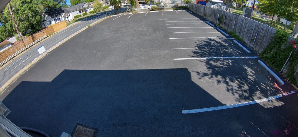 More Photos Of 511 4th St, Laurel Office For Lease