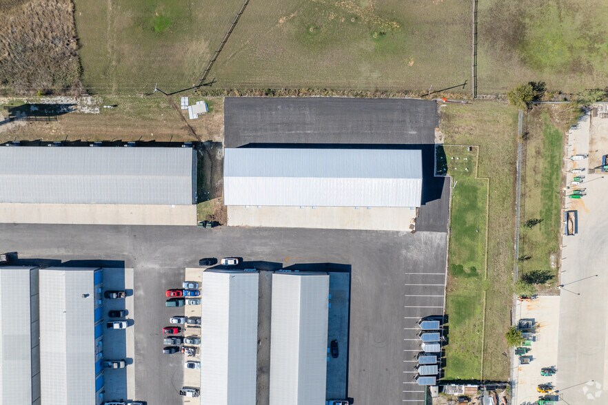 More Photos Of 6225 E Highway 114, Rhome Unknown For Lease