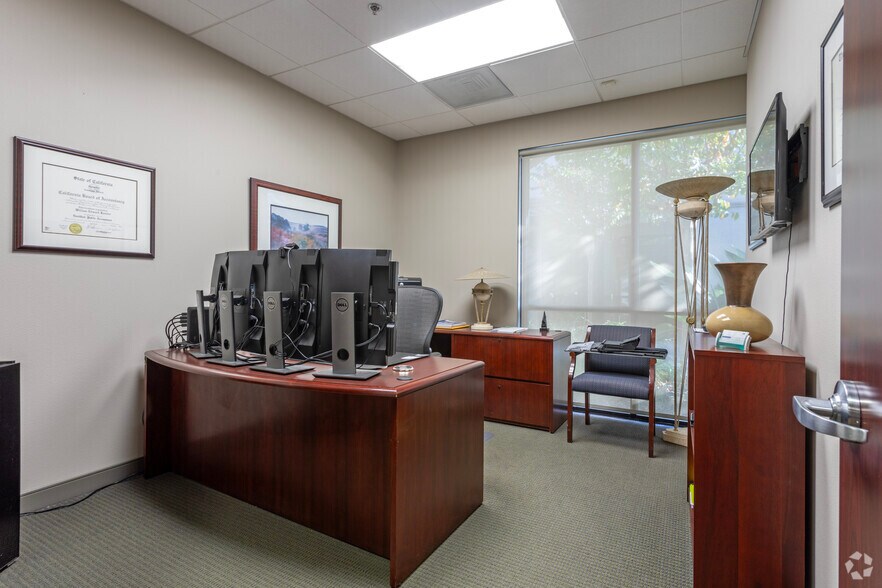 More Photos Of 7225 N 1st St, Fresno Office For Lease