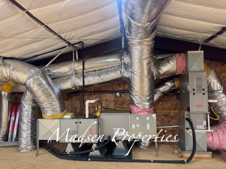 More Photos Of 1115 Ewald Ct, Paradise Manufacturing For Lease