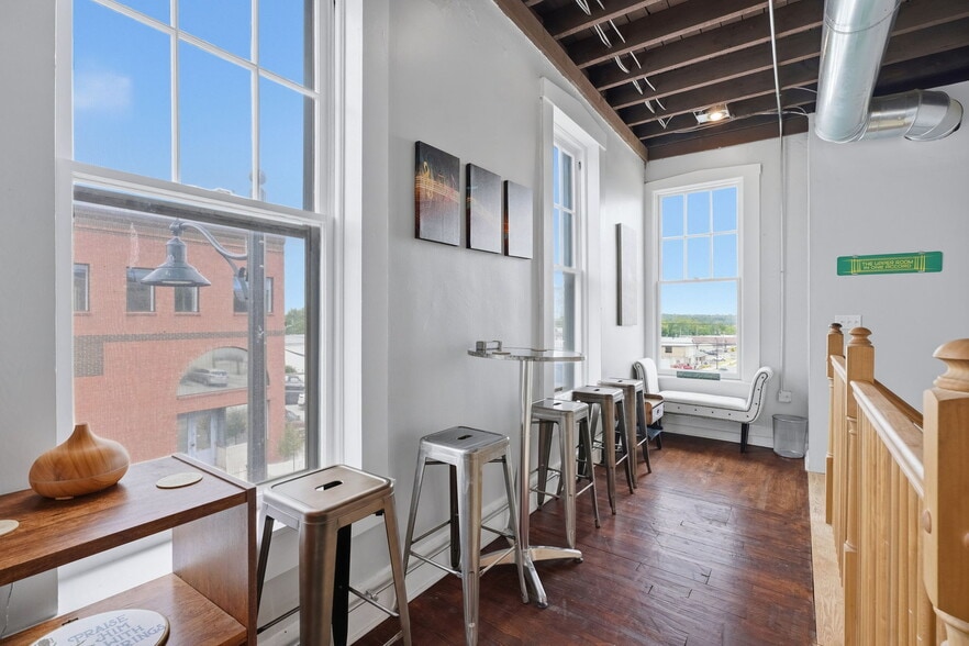 More Photos Of 25 W Franklin St, Greencastle Storefront Retail Office For Sale