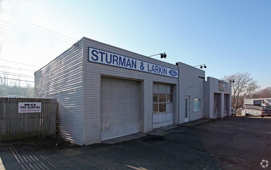 Primary Photo Of 1650 Lebanon Church Rd, Pittsburgh Auto Repair For Sale