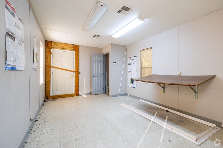 More Photos Of 11843 Camden Rd, Jacksonville Land For Lease