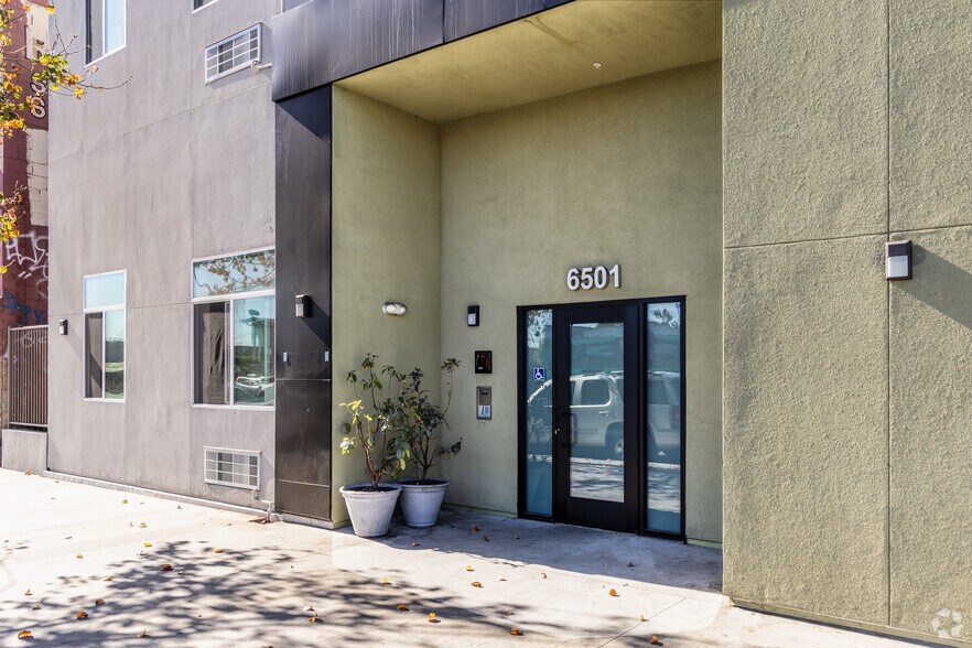 More Photos Of 6501-6505 S Broadway, Los Angeles Apartments For Sale