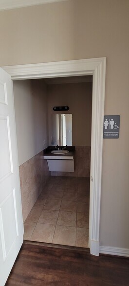 More Photos Of 8668 John Hickman Pky, Frisco Medical For Lease