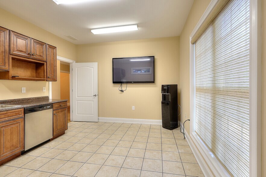 More Photos Of 2795 Main St, Snellville Medical For Lease