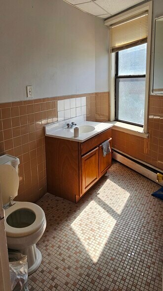 More Photos Of 1 N Harrison St, East Orange Storefront Retail Office For Lease