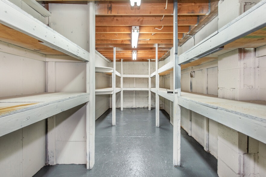 More Photos Of 124 Johnson St, Newark Warehouse For Sale