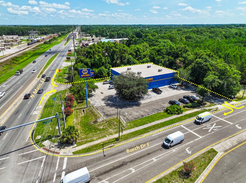More Photos Of 10733 N Main St, Jacksonville Freestanding For Sale