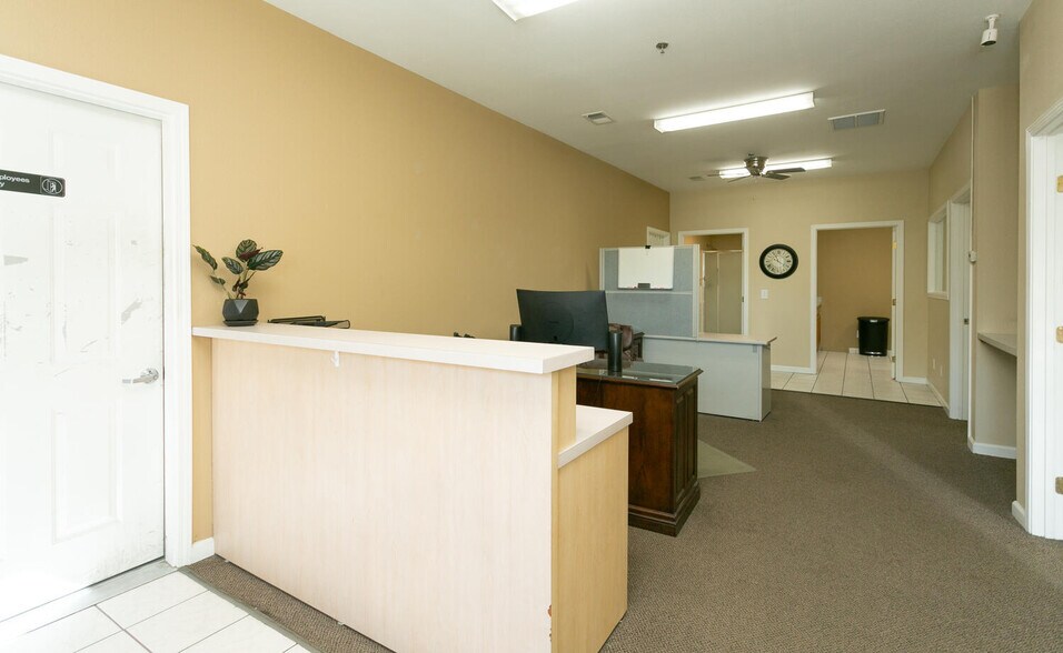 More Photos Of 11811 Upham St, Broomfield Warehouse For Lease