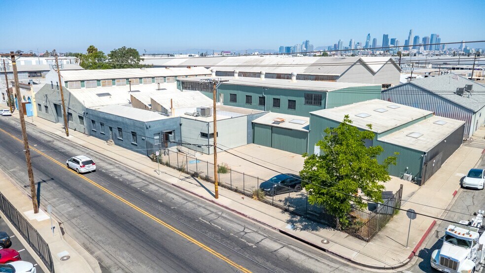 More Photos Of 2049-2053 E 38th St, Vernon Warehouse For Sale