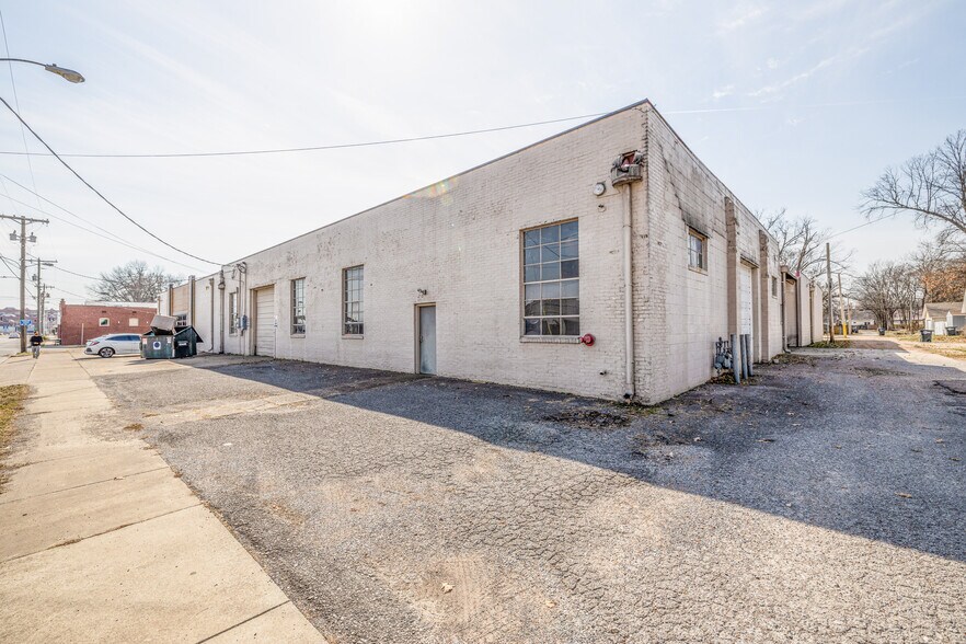 More Photos Of 303 N 13th St, Paducah Light Distribution For Lease