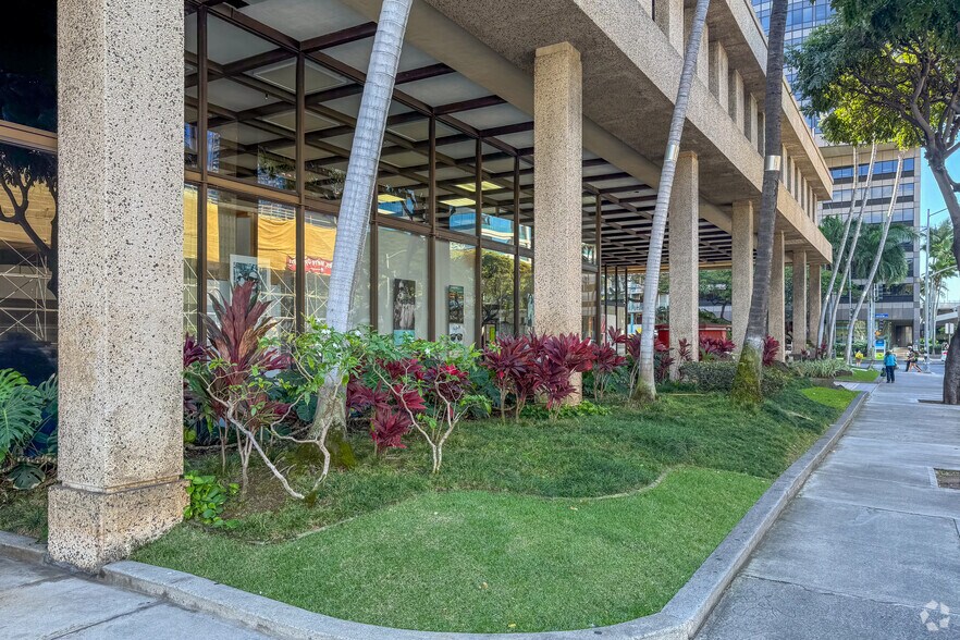 More Photos Of 1600 Kapiolani Blvd, Honolulu Office For Lease