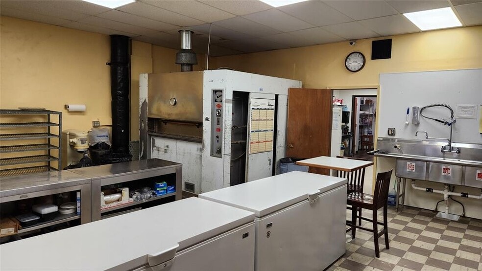 More Photos Of 5 N Central Ave, Cut Bank Restaurant For Sale