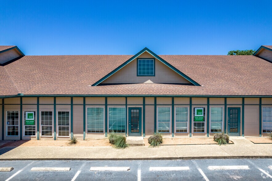 More Photos Of 12303-12335 Wetmore Rd, San Antonio Storefront For Sale