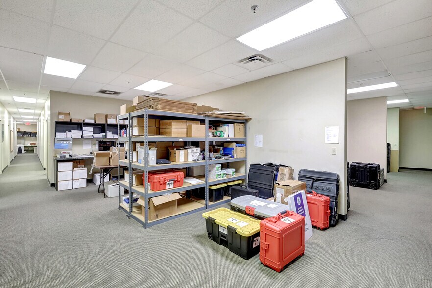 More Photos Of 5620 W Sligh Ave, Tampa Loft Creative Space For Sale