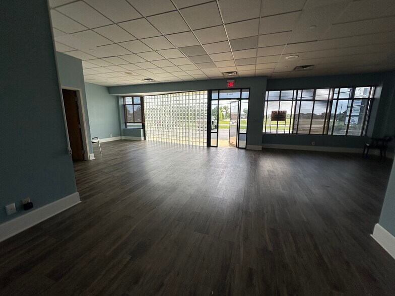 More Photos Of 761 NW Main St NW, Bourbonnais Medical For Lease