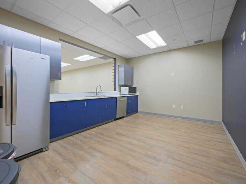 More Photos Of 2530 High Country Ct, Grand Junction Distribution For Lease