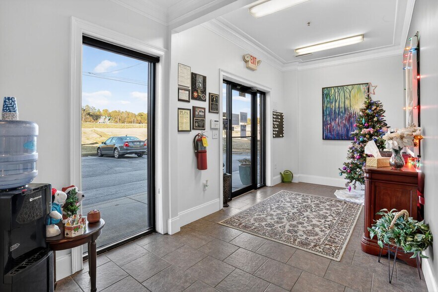 More Photos Of 1595 Access Rd, Covington Storefront For Sale