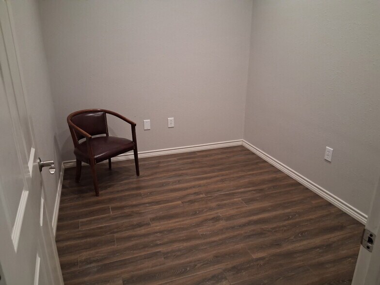 More Photos Of 20150 Kuykendahl Rd, Spring Warehouse For Lease