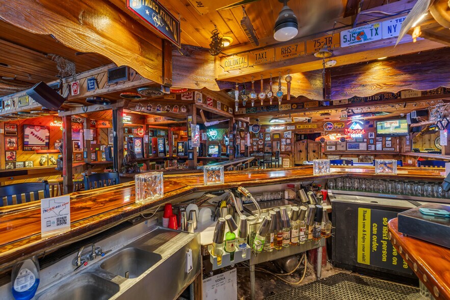 More Photos Of 1390 McQueeney Rd, New Braunfels Sports And Entertainment For Sale