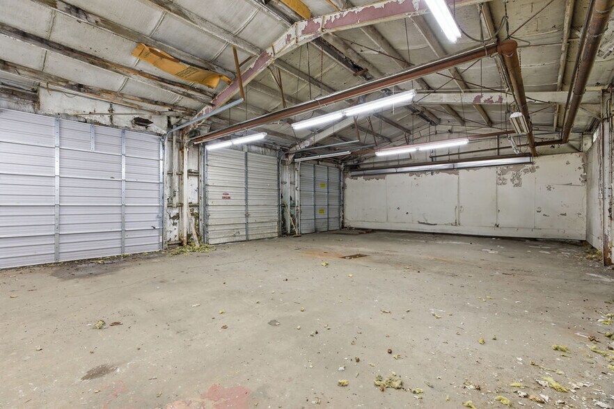 More Photos Of 15 W 1st St S, Fulton Freestanding For Sale