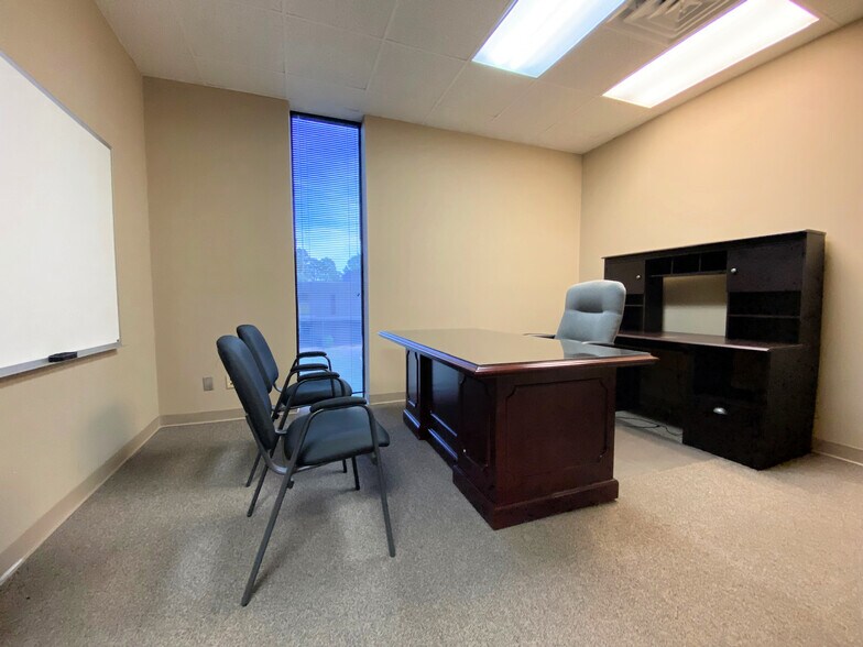 More Photos Of 6009 Financial Plz, Shreveport Office For Sale