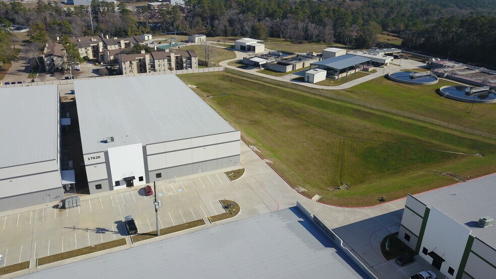 More Photos Of 17620 Eastex Fwy, Humble Industrial For Sale