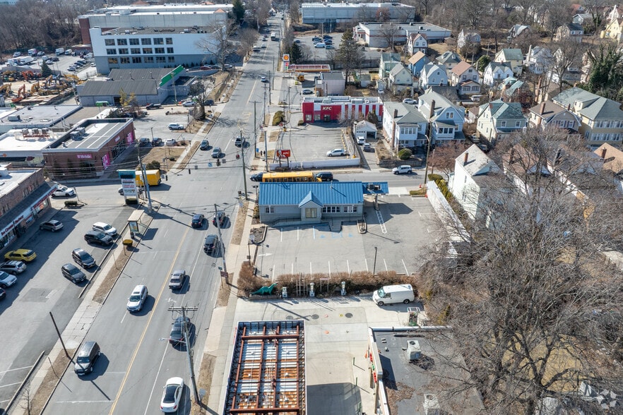 More Photos Of 403 E Sandford Blvd, Mount Vernon Bank For Lease