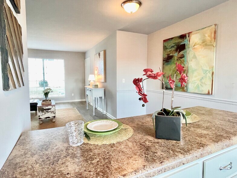 More Photos Of 11 Eumar Ct NW, Center Point Apartments For Sale