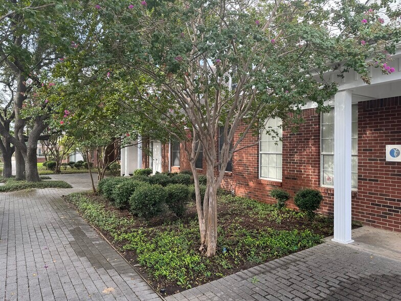 911 York Dr, DeSoto, TX 75115 Medical Office For Lease