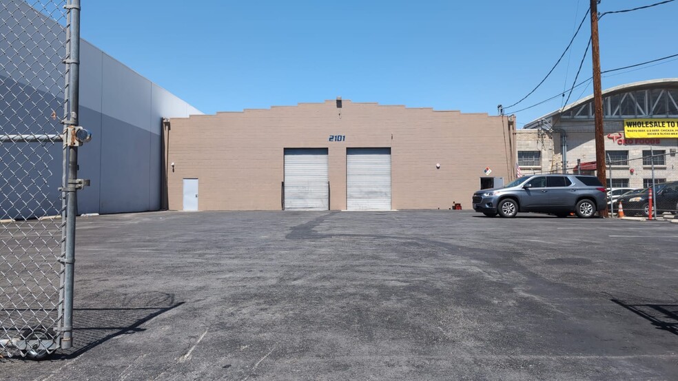 Primary Photo Of 2101 E 51st St, Vernon Manufacturing For Lease