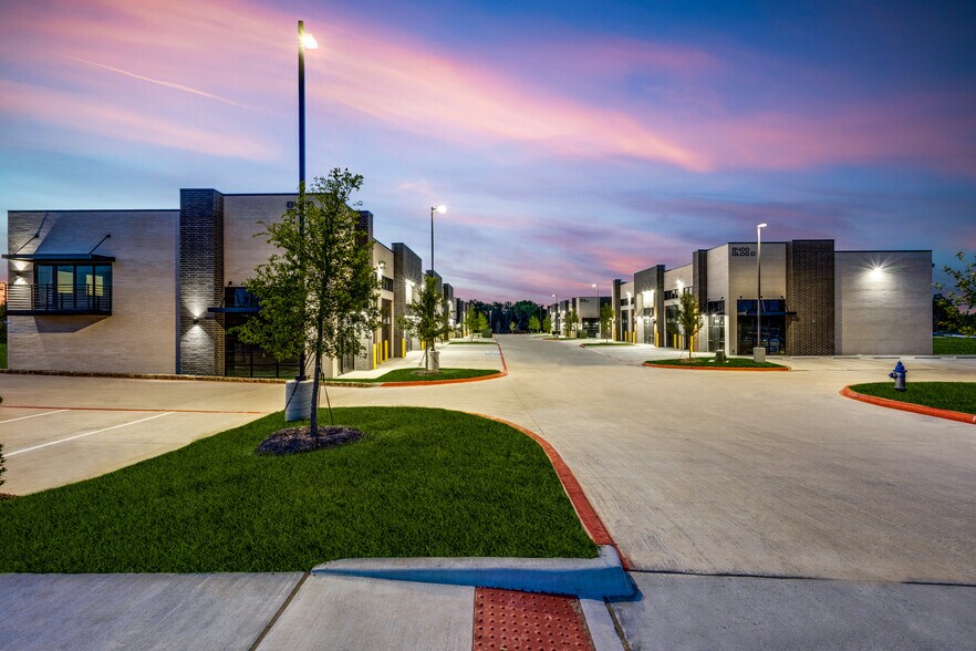 More Photos Of 8400 W University Dr, McKinney Flex For Lease