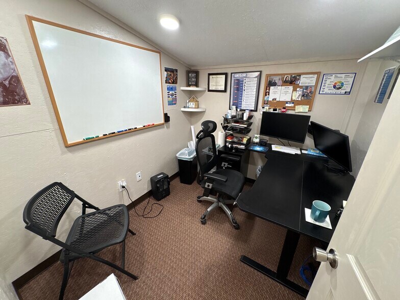 More Photos Of 707 Widewater Dr, Lafayette Industrial For Lease