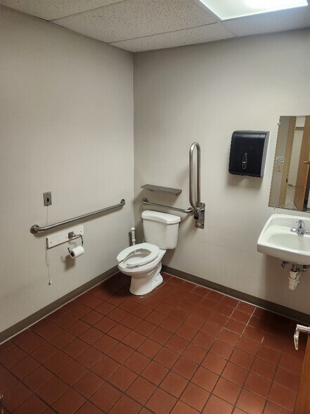 More Photos Of 764 Campbell Ave, West Haven Office For Sale