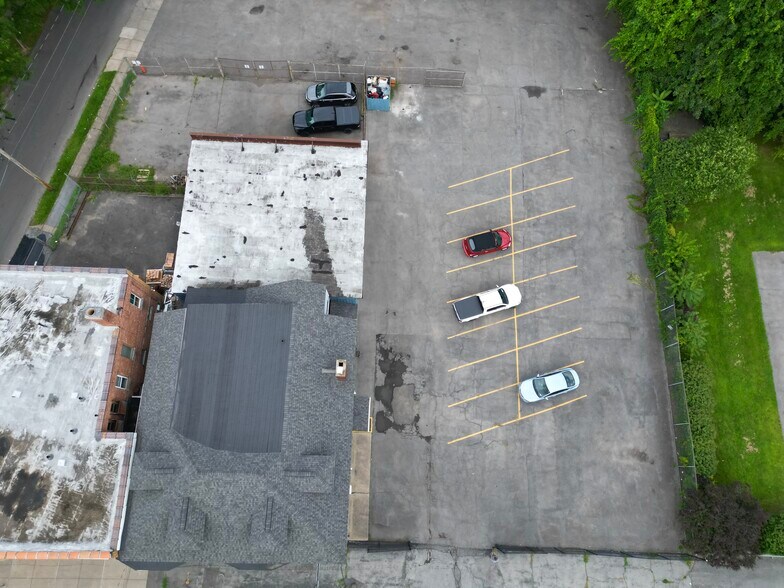 More Photos Of 1909-1911 S Salina St, Syracuse Office For Sale