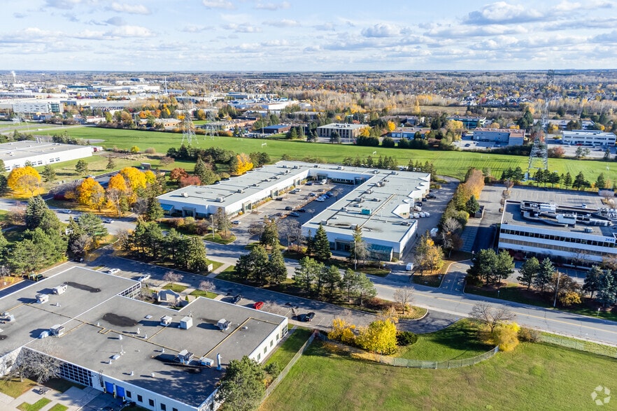 More Photos Of 2405 St Laurent Blvd, Ottawa Flex For Lease