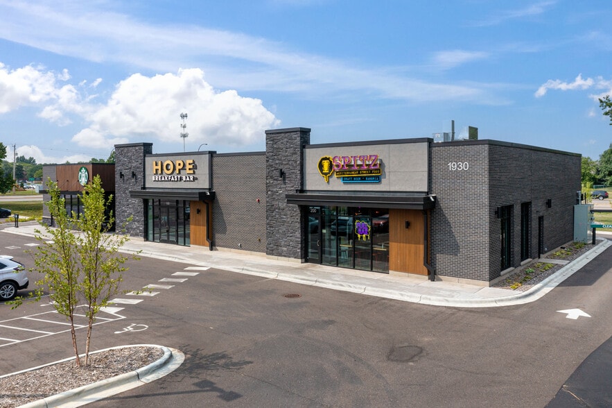 More Photos Of 1940 Donegal Dr, Woodbury Storefront For Sale