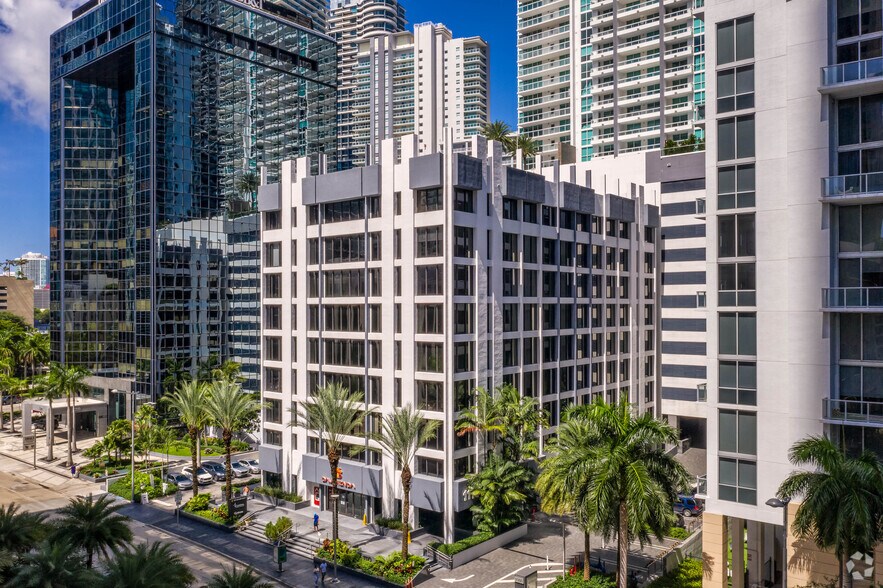 More Photos Of 1110 Brickell Ave, Miami Office For Lease