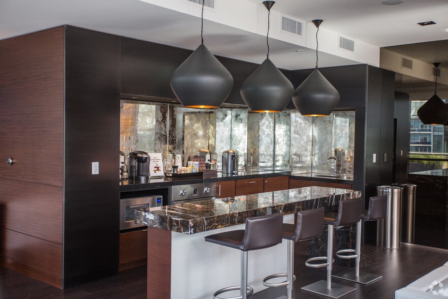 More Photos Of 1800 N Lynn St, Arlington Apartments For Lease