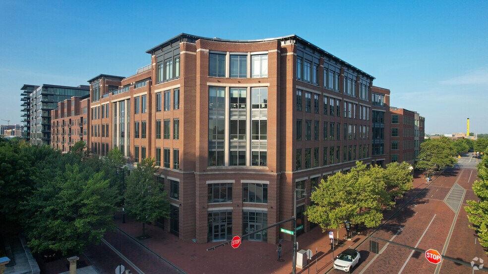 More Photos Of 325 John H McConnell Blvd, Columbus Office For Lease