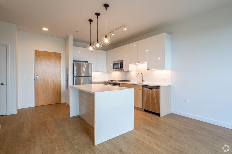 More Photos Of 1133 South Blvd, Oak Park Apartments For Lease