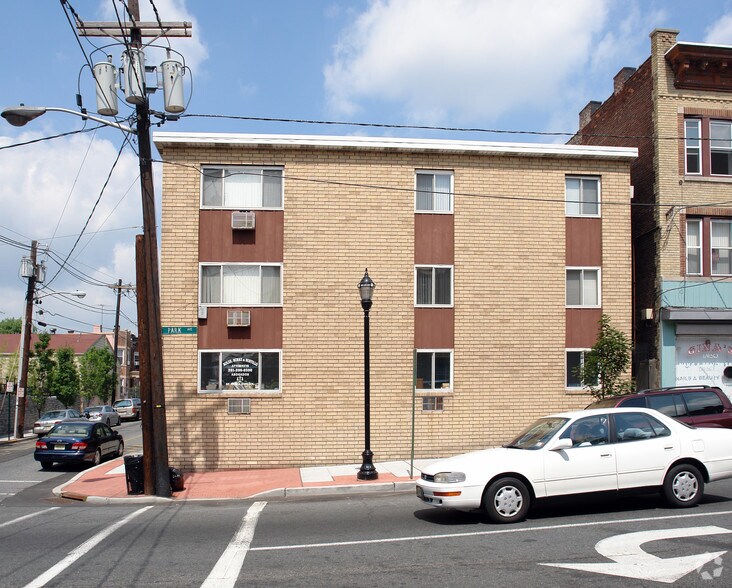 More Photos Of 100-108 35th St, Union City Apartments For Sale