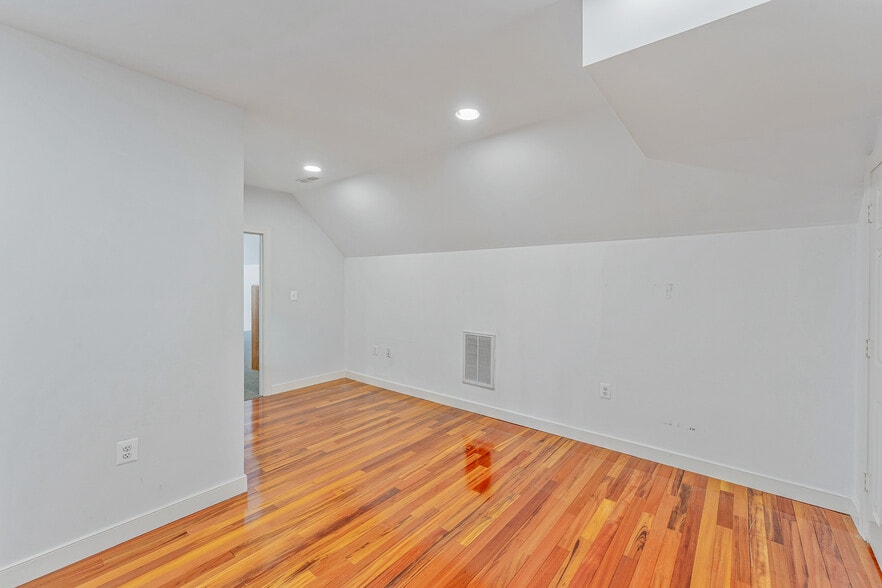 More Photos Of 728 S Washington St, Alexandria Office For Lease