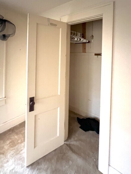 More Photos Of 621 E Broadway St, Altus Office Residential For Sale