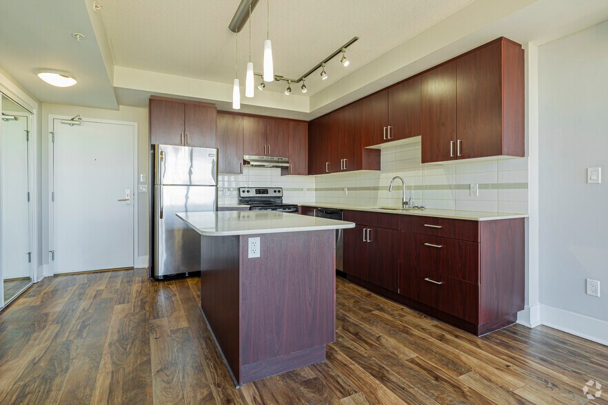 More Photos Of 2105 90 Av SW, Calgary Apartments For Lease