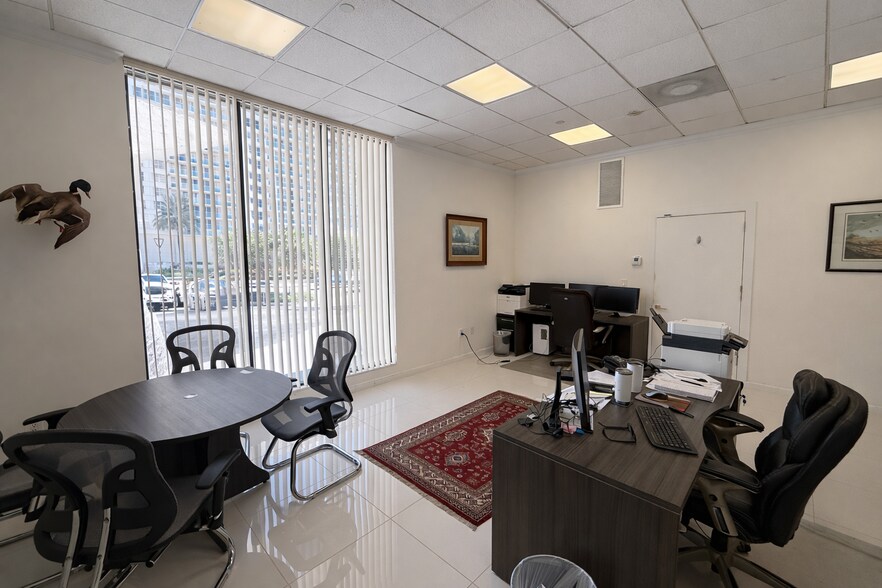More Photos Of 5700 Collins Ave, Miami Beach Apartments For Sale